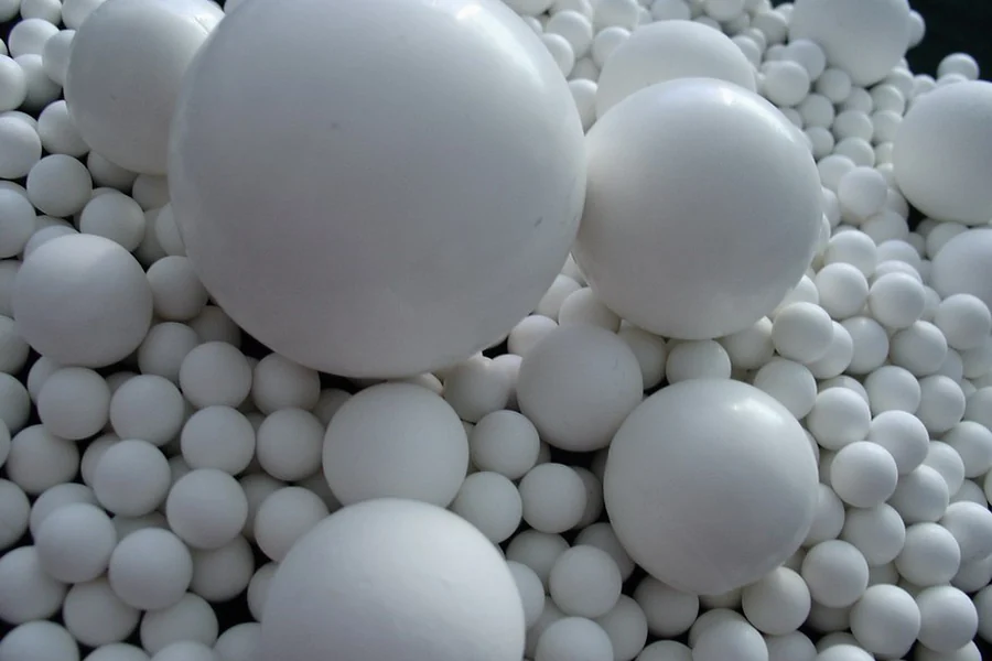 Zirconia-reinforced alumina composite