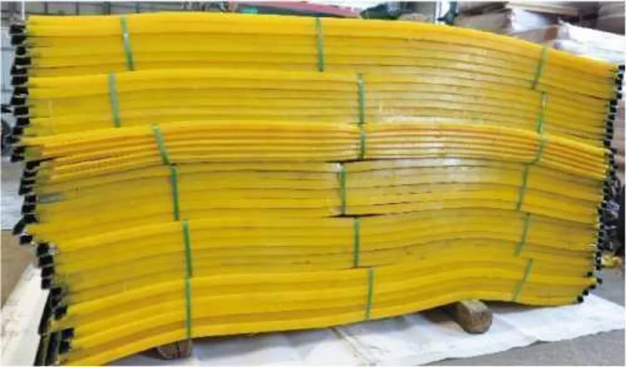Tensioned polyurethane screen panel